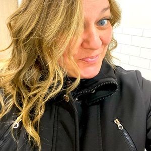 Meet your Posher, Carrie